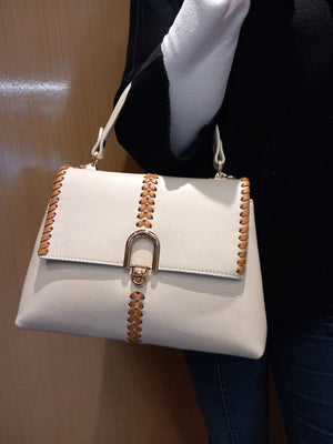 BELLA borsa intrecciata con pattina