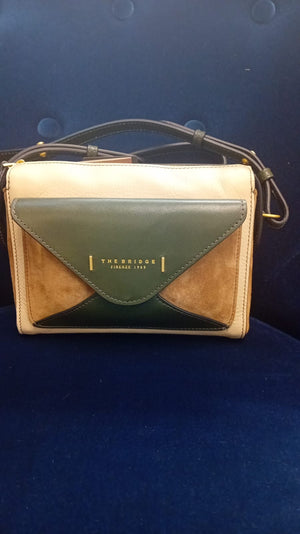 0429040P CAMERA CASE